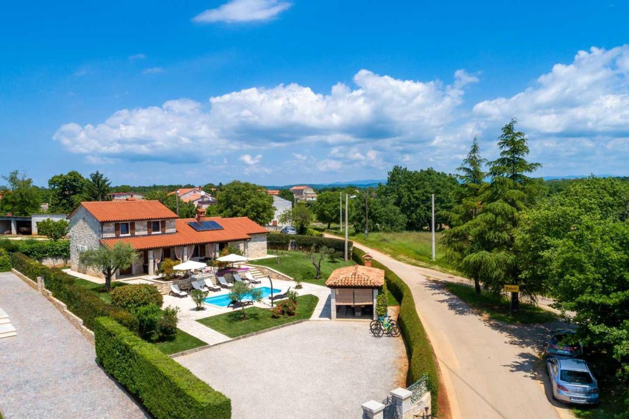 Villa Danijel Kaštelir Exterior foto